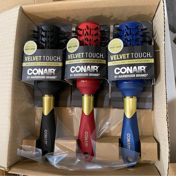 Conair Velvet Touch Large V Bristle Nylon Round Brush 3 Brushes bundle nwt - Picture 1 of 4